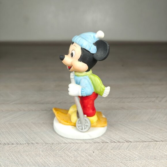 Vintage Walt Disney Productions Mickey Mouse Skiing Figurine Ceramic - Picture 3 of 6
